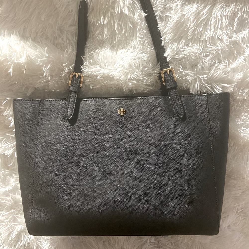 Tory Burch Saffiano Leather Tote in black 🖤